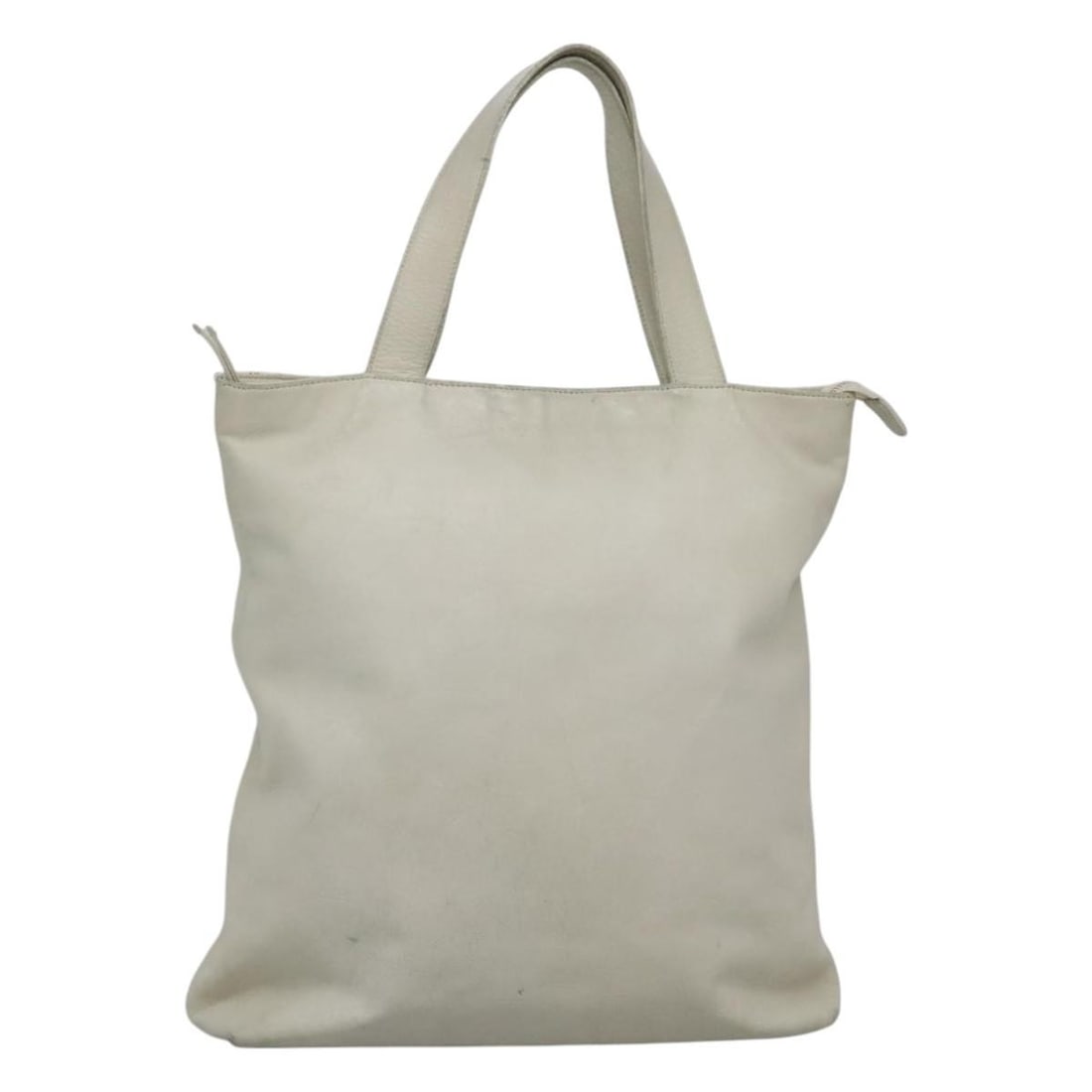 White Leather Tote Bag CHANEL Coco Mark CC Italy: White Leather Tote Bag CHANEL Coco Mark CC Italy White leather tote bag made in Italy. The bag is described as heavily used and shows significant wear throughout, including loss of shape, rubbing, sta