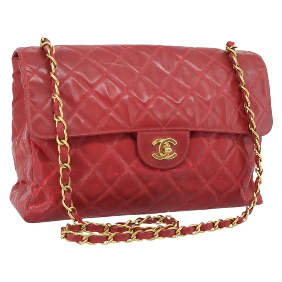 CHANEL Matelasse Patent Leather Shoulder Bag Red with Guarantee Card: CHANEL Matelasse Patent Leather Shoulder Bag Red with Guarantee Card This CHANEL Matelasse Chain Shoulder Bag is crafted in red patent leather with gold-tone exterior details. It features a shoulder b