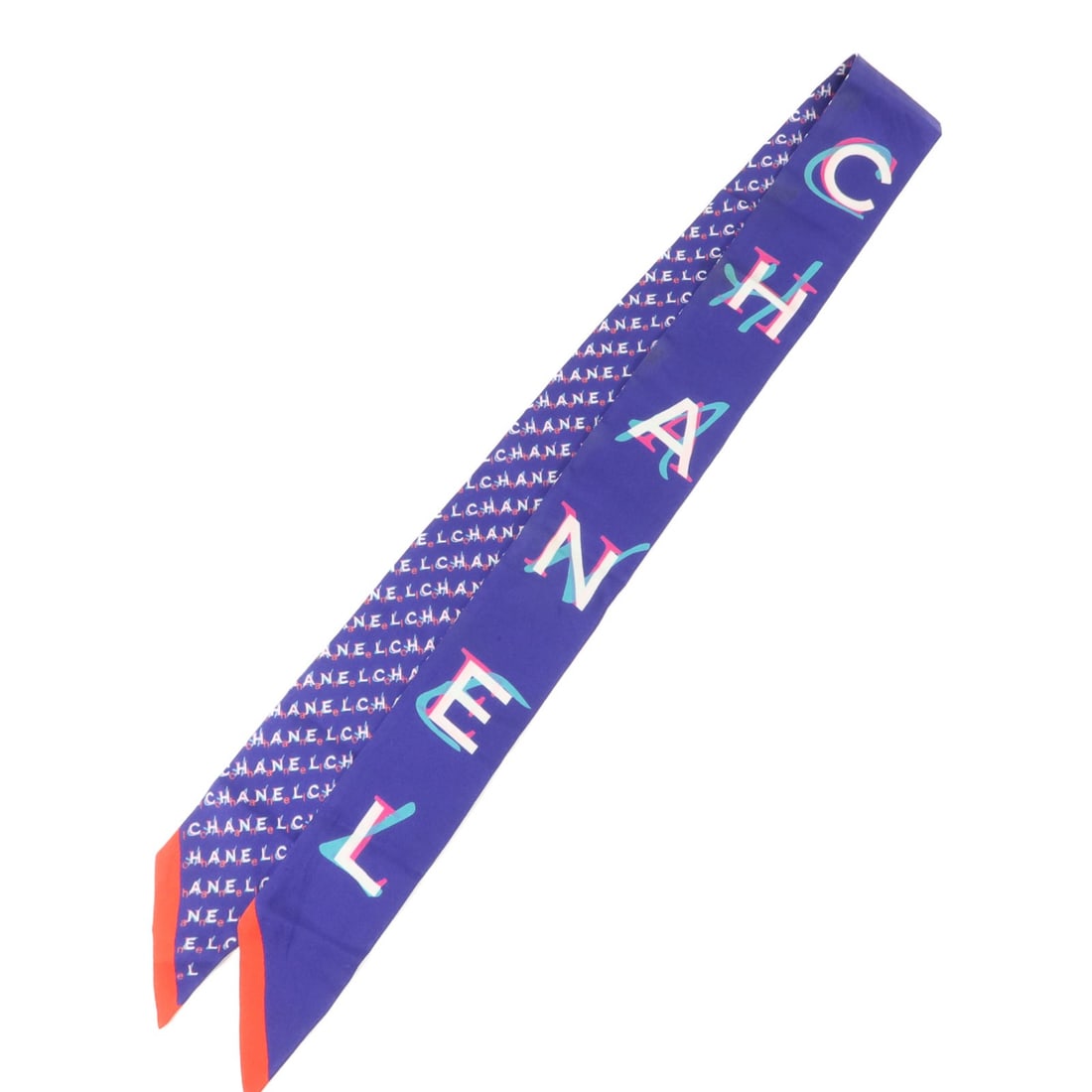 CHANEL CC Blue Silk Womens Scarf Made in France: CHANEL CC Blue Silk Womens Scarf Made in France CHANEL CC scarf in blue silk, designed for women in a regular size. Made in France, this scarf measures 120 cm x 5.5 cm (47.2 x 2.2 in). Condition is he