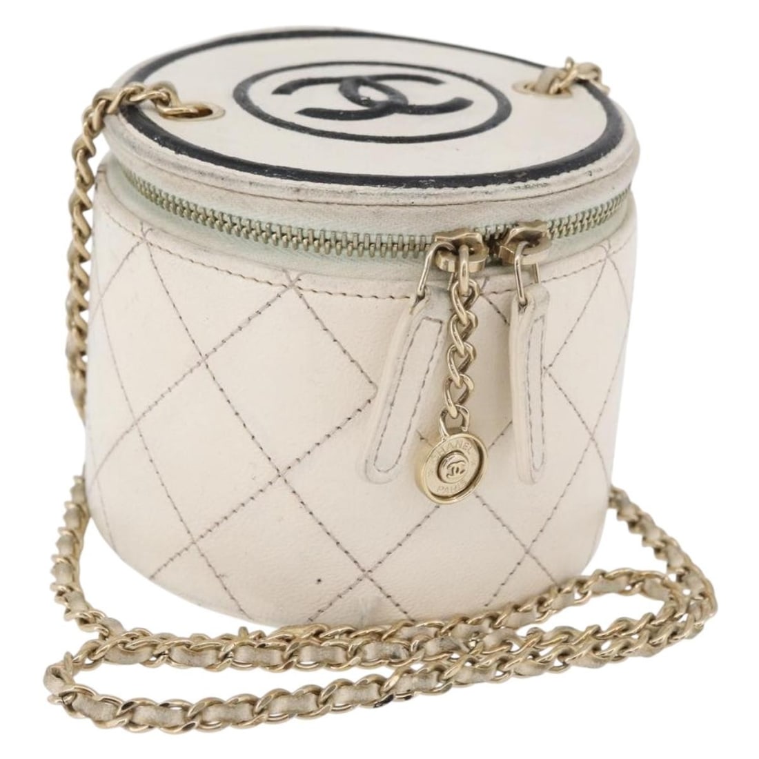 CHANEL leather shoulder bag with chain strap white and gold CC: CHANEL leather shoulder bag with chain strap white and gold CC Chanel Matelasse chain shoulder bag in white leather with gold-tone CC detailing. Made in France, this women's shoulder bag is offered as