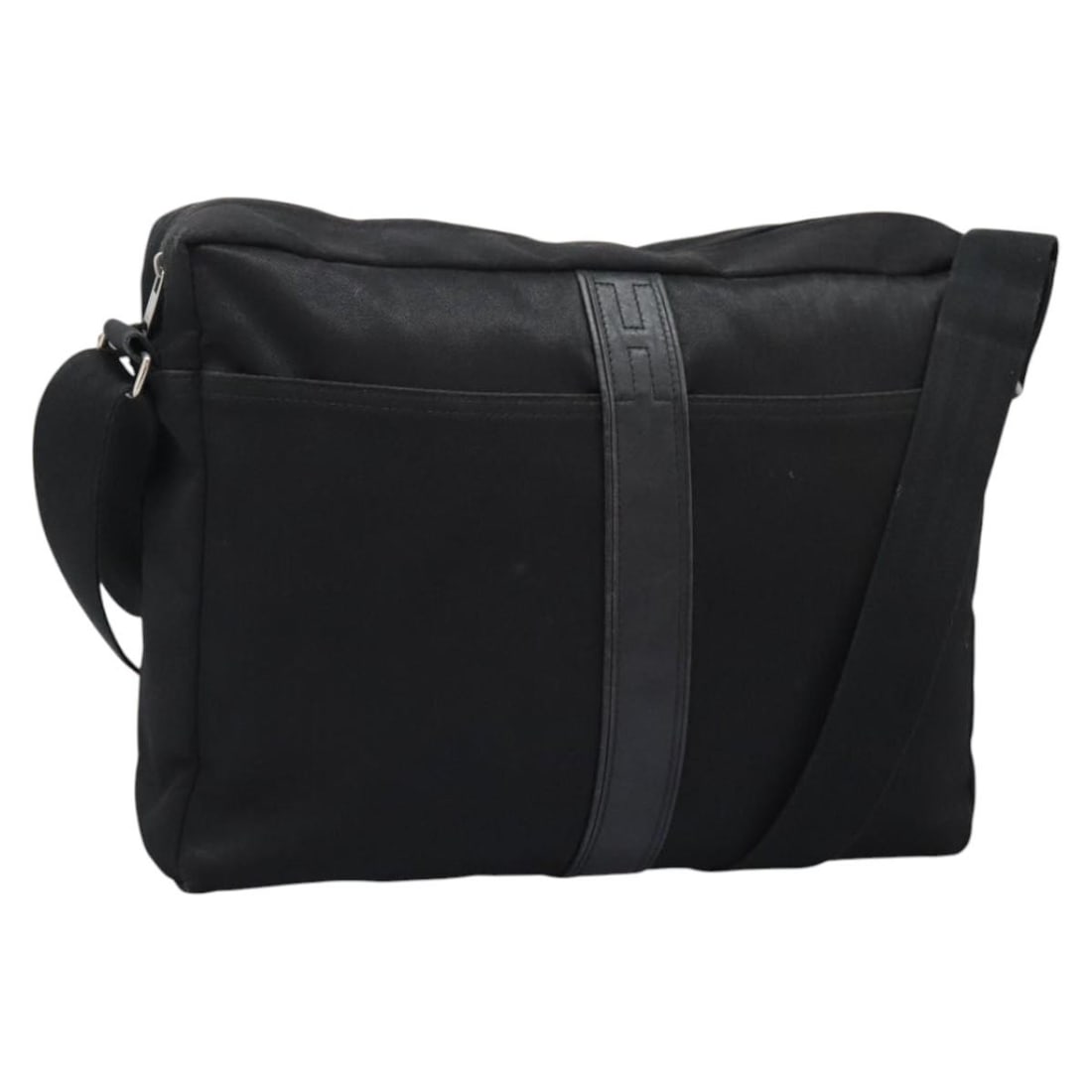 Hermes Acapulco Basas MM Black Nylon Shoulder Bag: Hermes Acapulco Basas MM Black Nylon Shoulder Bag Authentic Hermes Acapulco Basas MM shoulder bag in black nylon. This women's shoulder bag was made in France and is offered in heavily used condition,
