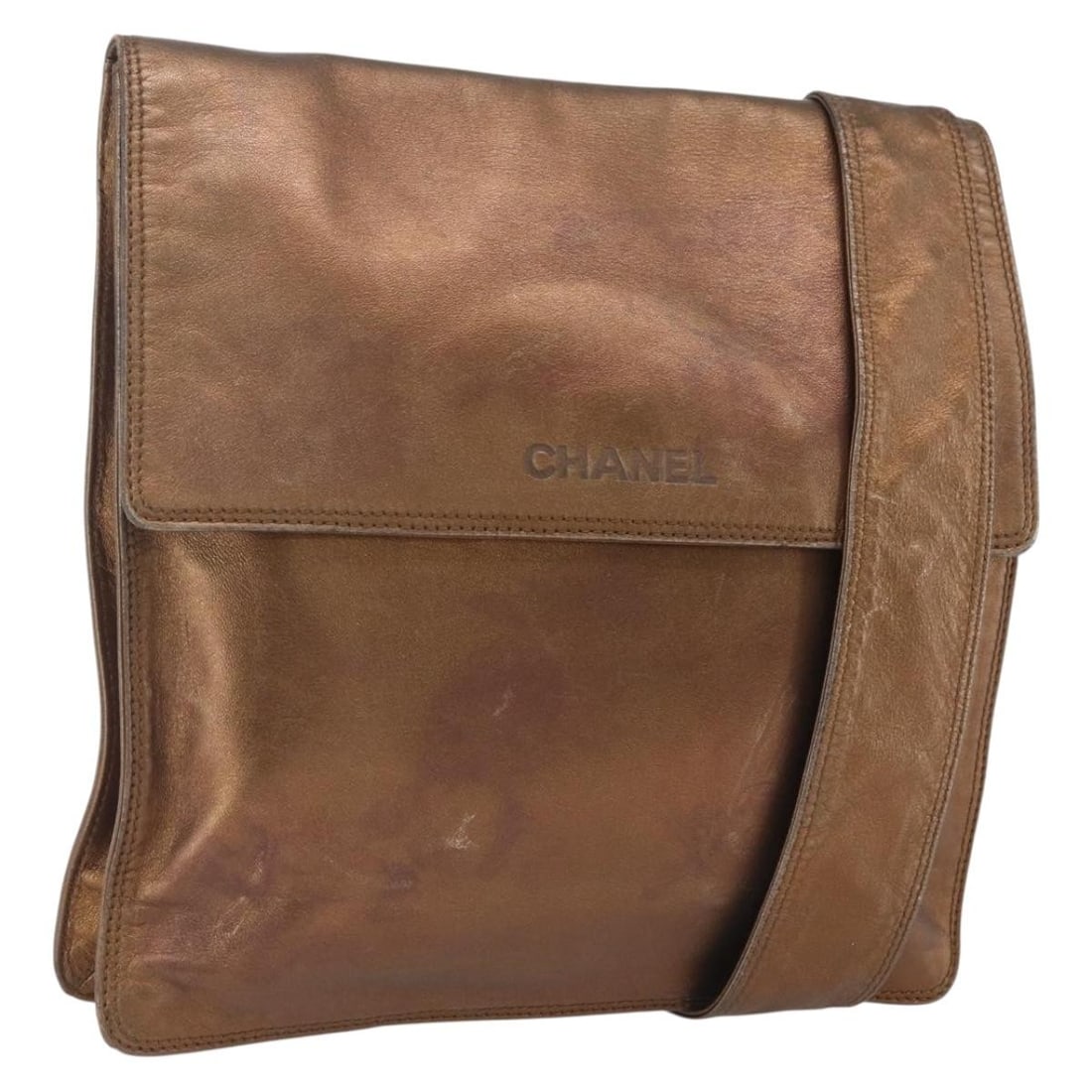 Brown Leather Shoulder Bag CHANEL CC Made in Italy: Brown Leather Shoulder Bag CHANEL CC Made in Italy Brown CHANEL shoulder bag made of leather, crafted in Italy. It measures approximately 28 cm W x 28 cm H x 1 cm D, with a shoulder drop of approximat