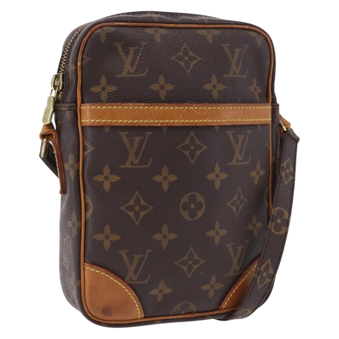 Louis Vuitton Danube M45266 Monogram Canvas Shoulder Bag: Louis Vuitton Danube M45266 Monogram Canvas Shoulder Bag Louis Vuitton Monogram Danube shoulder bag in Monogram Canvas, made in France. The bag measures approximately W 15.5 cm x H 21 cm x D 4.5 cm, w