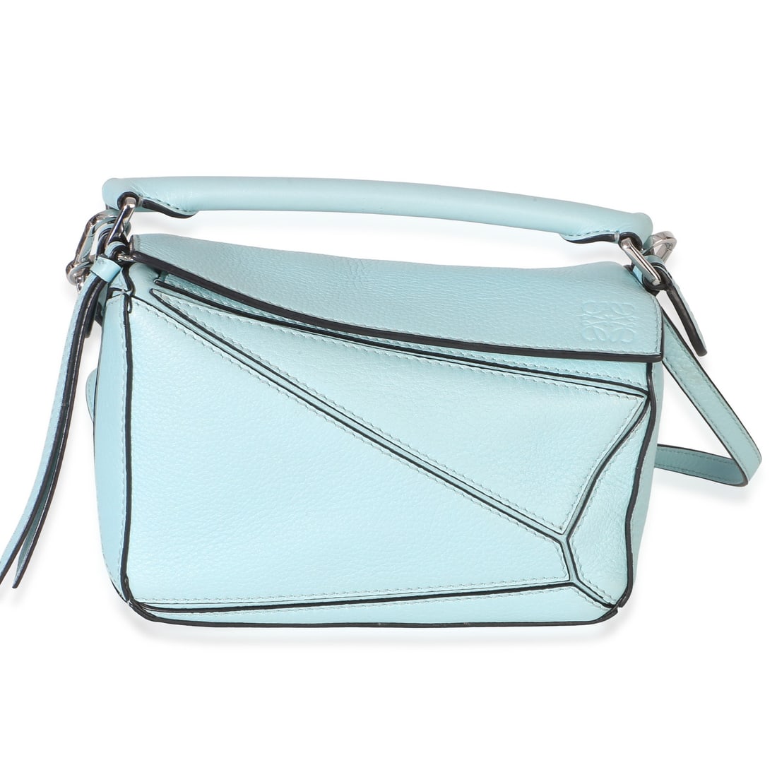 Loewe Mini Puzzle Blue Grained Calfskin Shoulder Bag: Loewe Mini Puzzle Blue Grained Calfskin Shoulder Bag This Loewe Light Blue Grained Calfskin Mini Puzzle is a stylish and versatile shoulder bag crafted from premium blue leather. It features a compact
