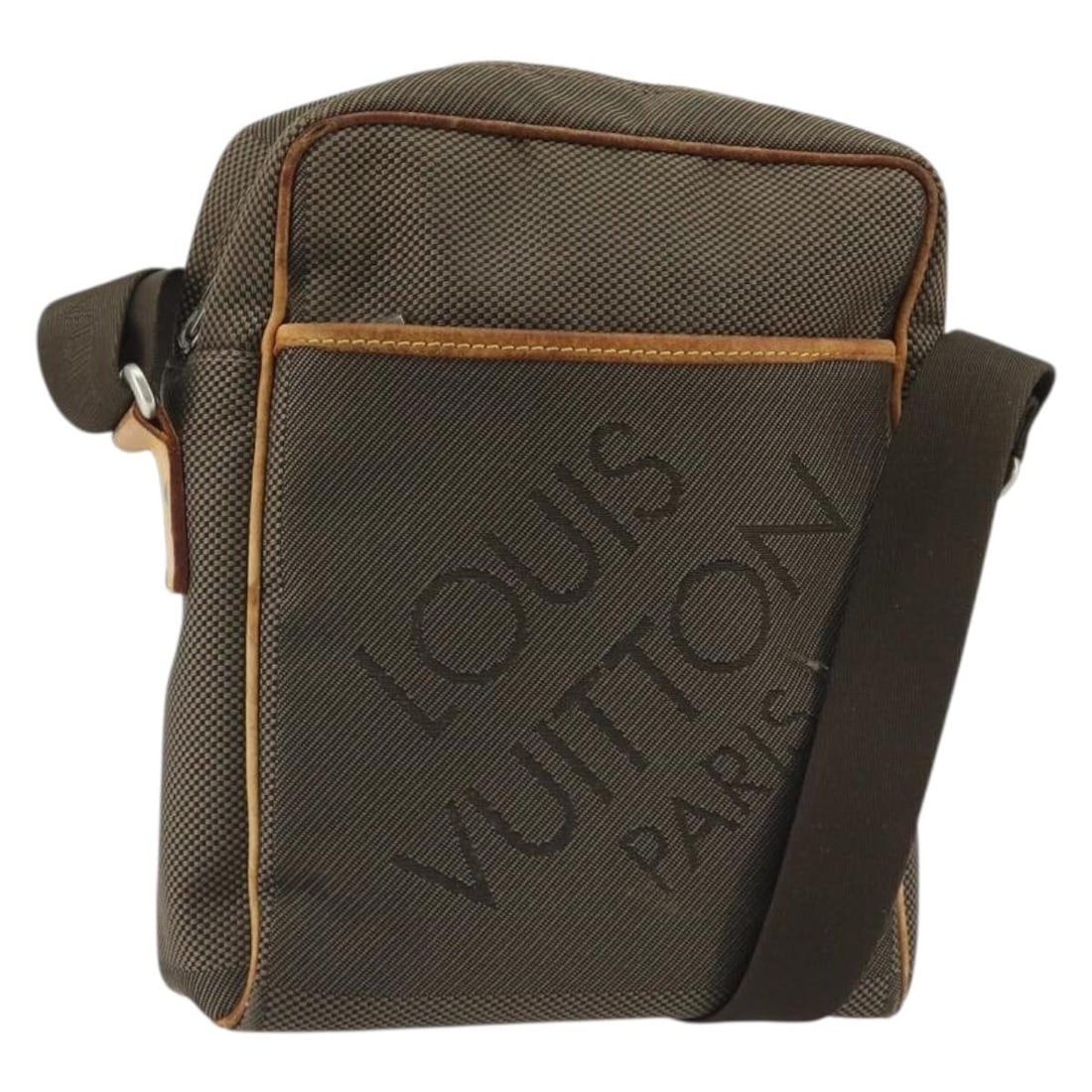 Louis Vuitton M93041 Sitadan Tail Damier Geant Canvas Shoulder Bag: Louis Vuitton M93041 Sitadan Tail Damier Geant Canvas Shoulder Bag Louis Vuitton Damier Geant Sitadan Shoulder Bag in Tail color, made in France from Damier Geant canvas. This women's shoulder bag fea