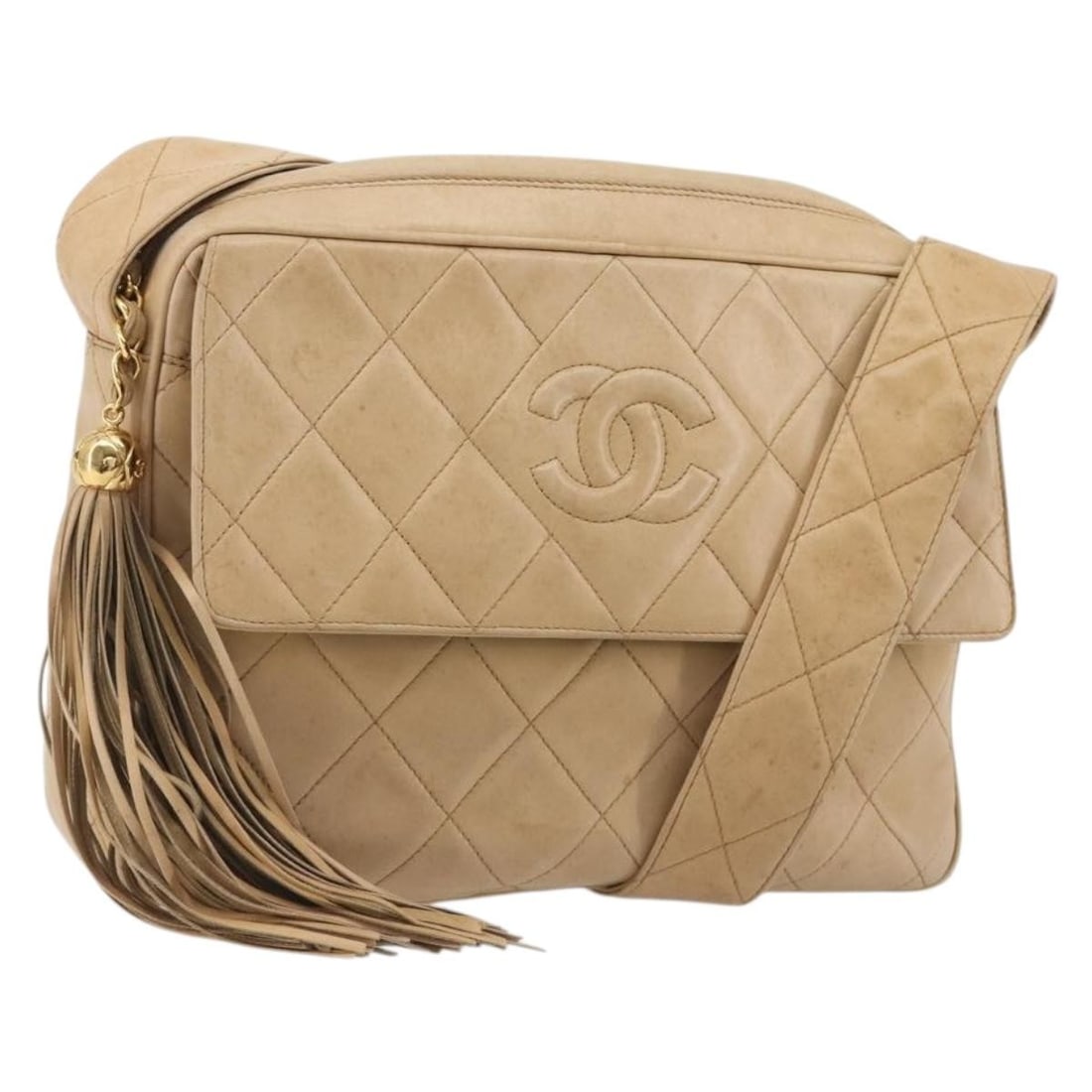 CHANEL CC Beige Lamb Skin Shoulder Bag with Guarantee Card: CHANEL CC Beige Lamb Skin Shoulder Bag with Guarantee Card CHANEL Matelasse shoulder bag in lamb skin with a beige and gold color combination. Made in Italy, this women's bag comes with a guarantee ca