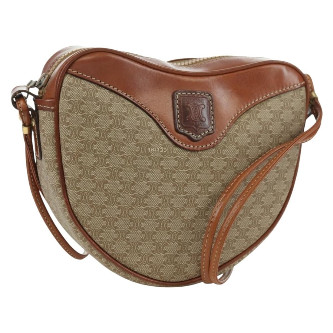 Celine Macadam Beige PVC Canvas Shoulder Purse Gold Accents Italy: Celine Macadam Beige PVC Canvas Shoulder Purse Gold Accents Italy This CELINE Macadam shoulder bag features a beige and gold exterior crafted from PVC leather and the signature Macadam canvas. Designe