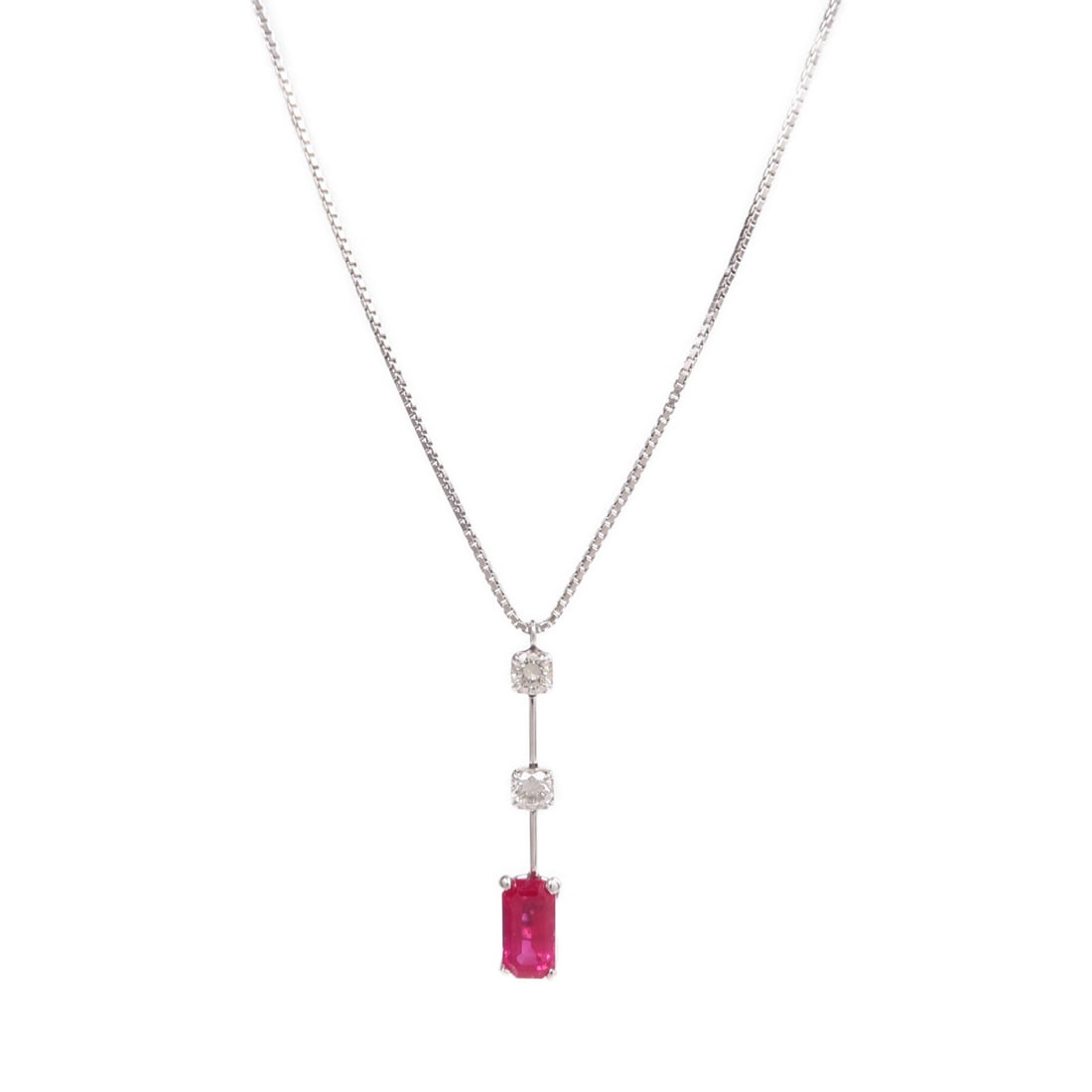 Platinum Ruby Diamond Necklace PT900 PT850 44cm: Platinum Ruby Diamond Necklace PT900 PT850 44cm A women's necklace featuring a ruby and diamond motif set in Pt900 and Pt850 platinum. The piece is described in red and clear tones, with a necklace le