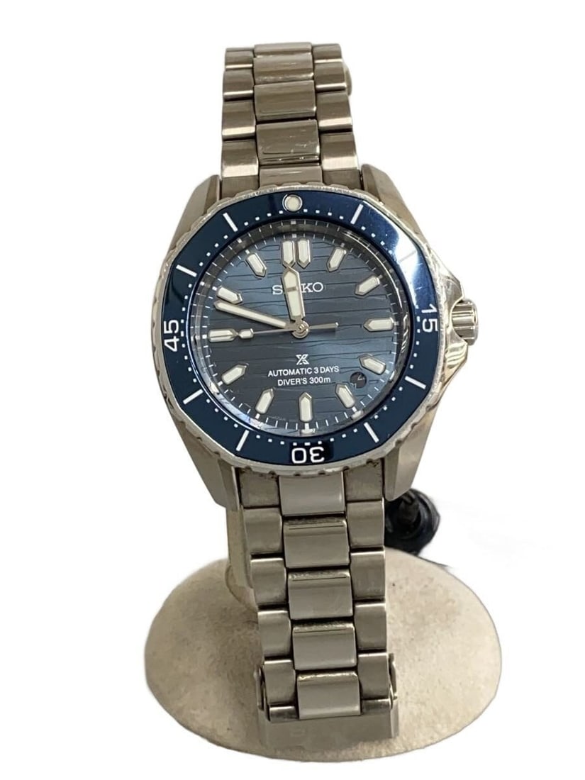 Seiko Prospex 6R55-00J0 Stainless Steel Men's Diver Watch: Seiko Prospex 6R55-00J0 Stainless Steel Men's Diver Watch This SEIKO Prospex Diver Scuba 6R55-00J0 is a men's wristwatch crafted in stainless steel with a silver finish. Made in Japan, it features a r
