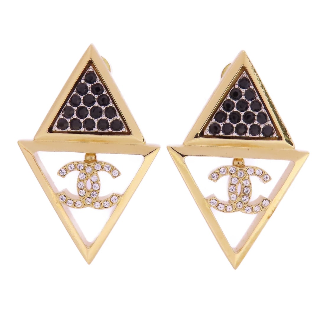 CHANEL C24 S CC Metal Earrings Gold Black with Box: CHANEL C24 S CC Metal Earrings Gold Black with Box CHANEL CC earrings in metal with a gold and black color combination. The item is in very good AB condition and comes with a storage box. Specificatio