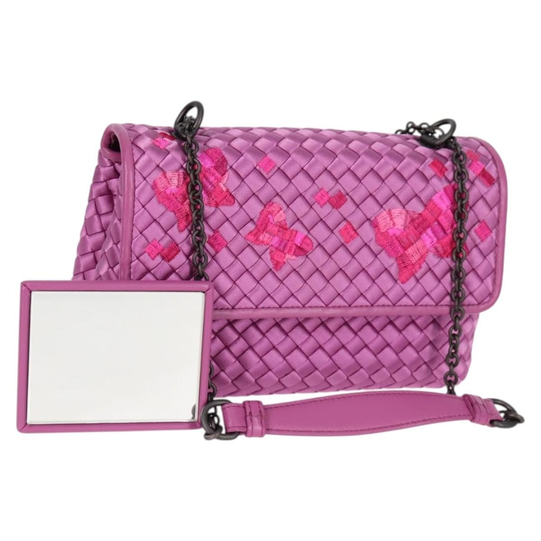 Purple Leather Shoulder Bag Bottega Veneta Intrecciato Chain Dust Bag: Purple Leather Shoulder Bag Bottega Veneta Intrecciato Chain Dust Bag Purple leather Intrecciato chain shoulder bag in a shoulder bag style, made in Italy. It comes with a dust bag and has a very good