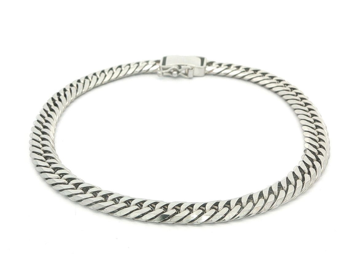 Unbranded Platinum Cuban Curb Link Bracelet 7 in 5.4mm Unisex: Unbranded Platinum Cuban Curb Link Bracelet 7 in 5.4mm Unisex Unisex curb Cuban link chain bracelet in solid 0.850+ platinum, featuring a 5.4 mm wide chain and a hook fold-over clasp with safety latch