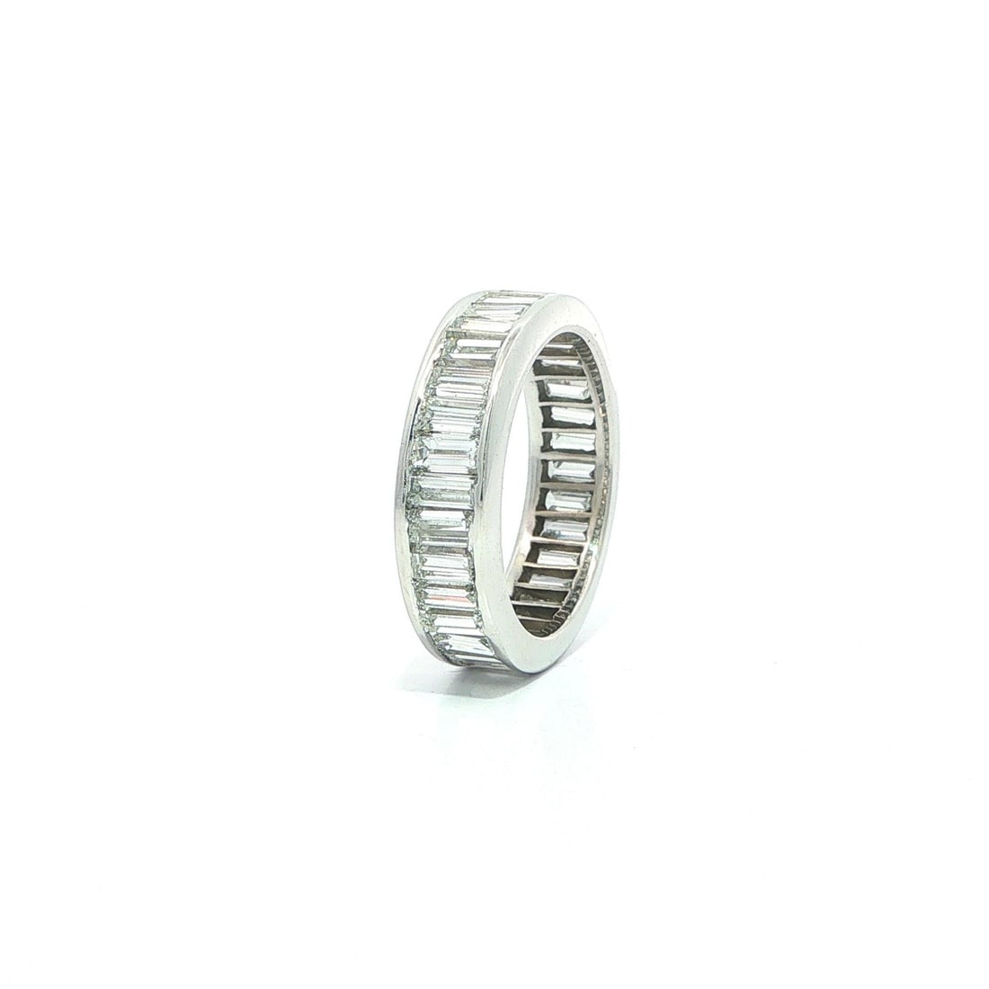 Platinum eternity band with 33 baguette diamonds size 5 (1 of 8)