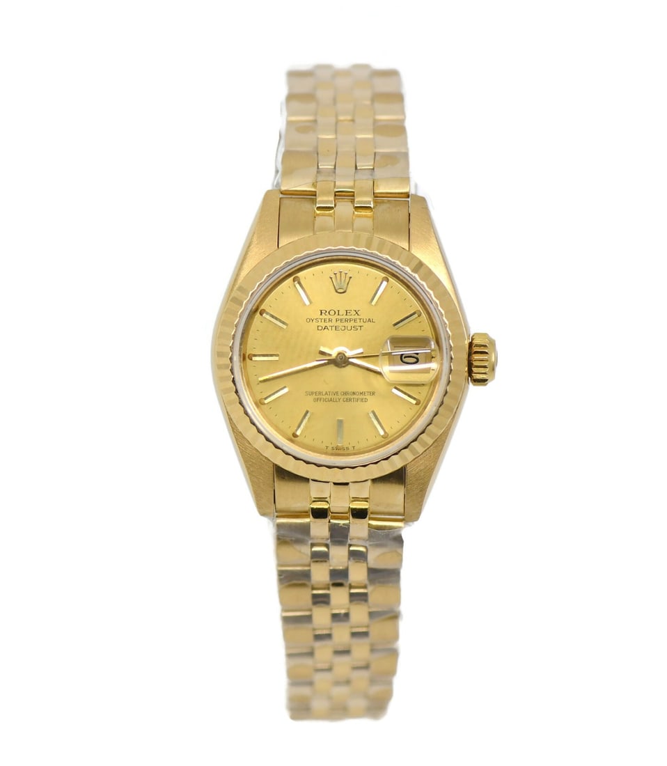 Women Rolex Datejust 69178 18K Yellow Gold Automatic Wristwatch: Women Rolex Datejust 69178 18K Yellow Gold Automatic Wristwatch This Rolex Datejust wristwatch, model 69178, features a 26 mm round case crafted in 18K yellow gold with a fluted bezel and a polished f