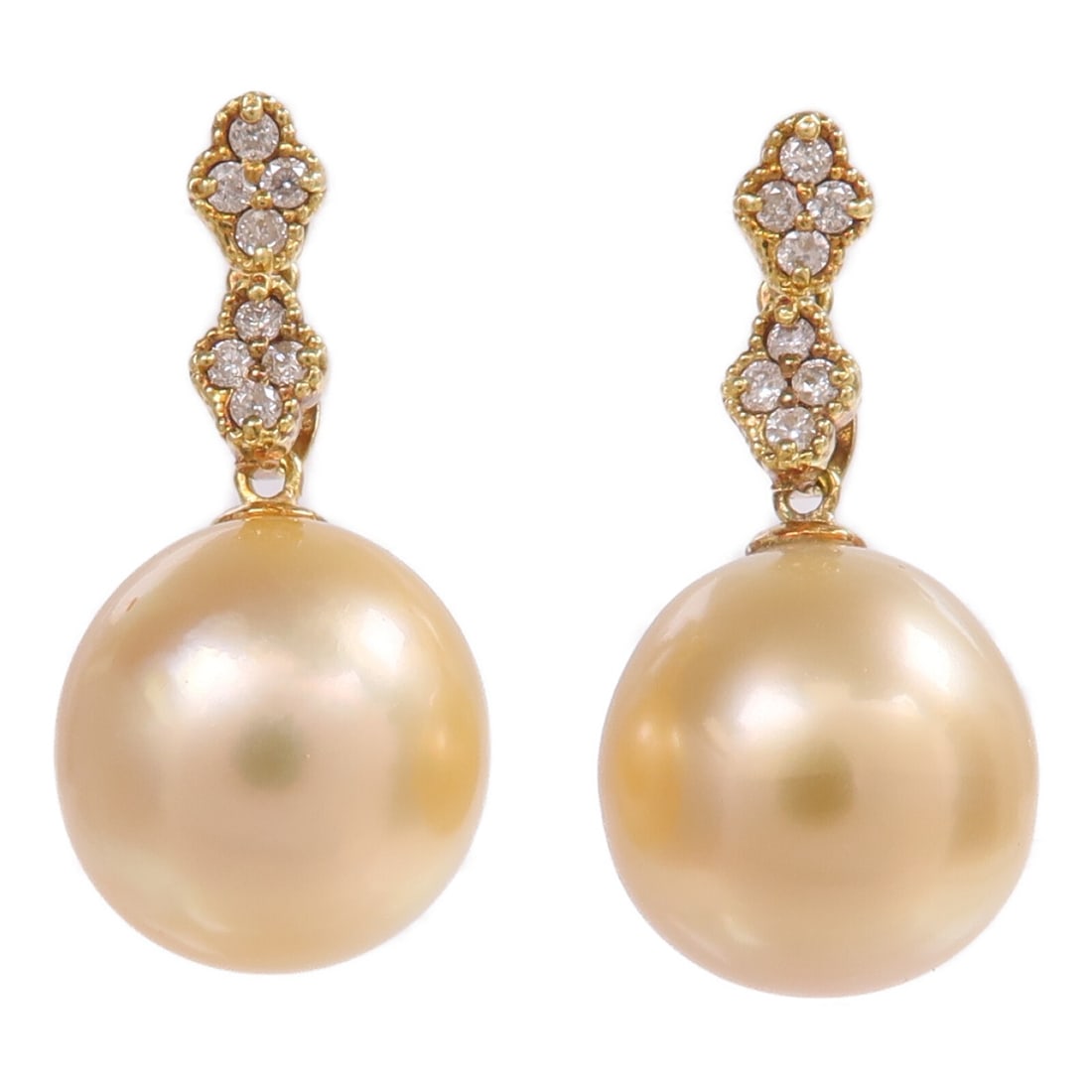 18K Yellow Gold Pierced Earrings with Pearl and 0.10ct Diamond: 18K Yellow Gold Pierced Earrings with Pearl and 0.10ct Diamond Pearl and diamond earrings in 18K yellow gold, featuring clear, gold-toned, and pearl elements. The earrings measure 24 mm x 12 mm and ha