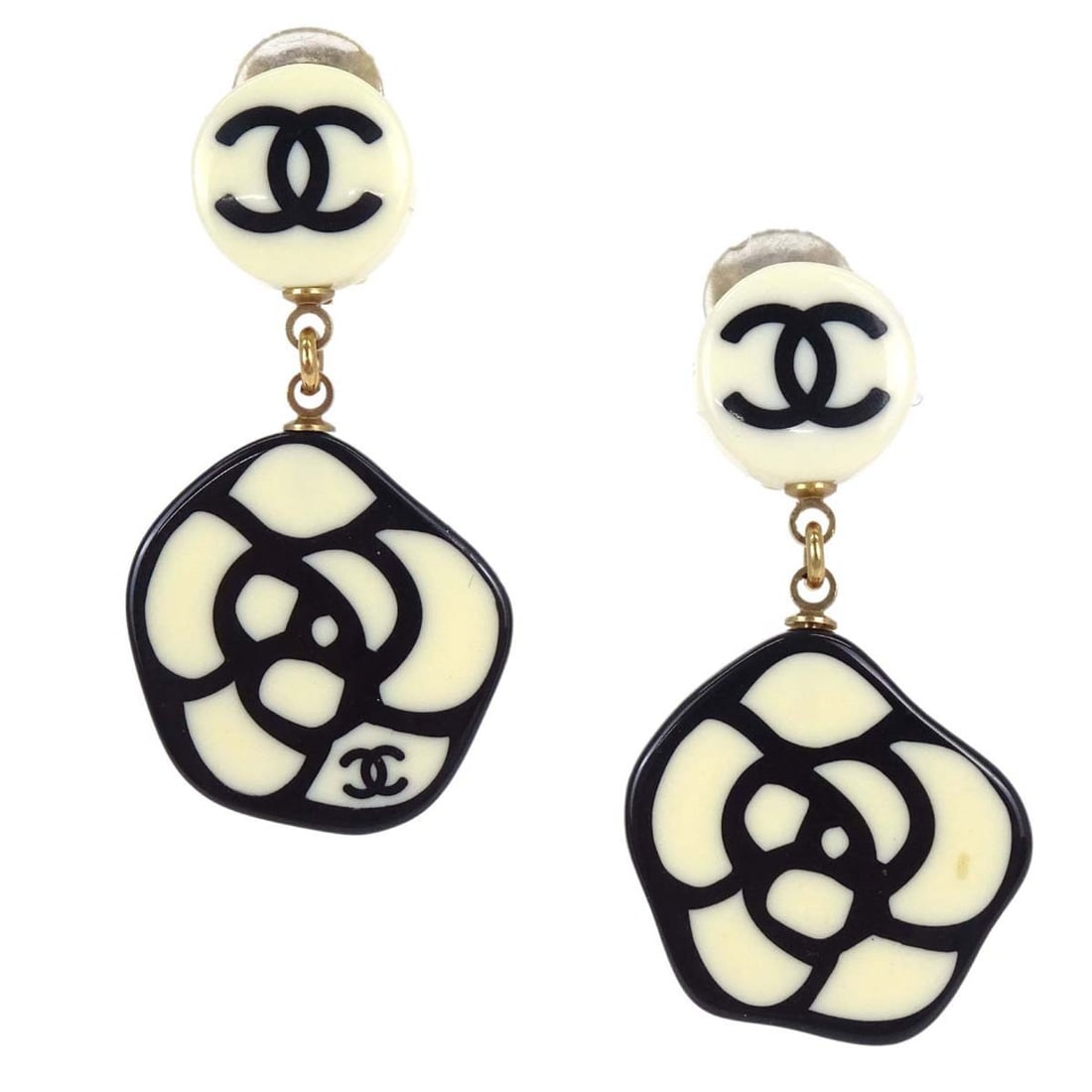 Chanel Camellia Clip On Dangle Earrings Off White Acrylic 03P: Chanel Camellia Clip On Dangle Earrings Off White Acrylic 03P Chanel dangle clip-on earrings featuring an off-white acrylic camellia design with gold-plated accents. Made in France, this pair comes wi