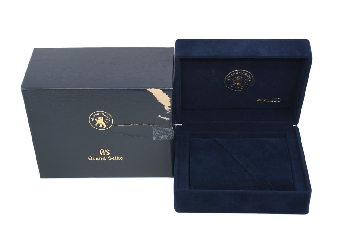 Seiko Grand Seiko Single Presentation Watch Box: Seiko Grand Seiko Single Presentation Watch Box Pre-owned Grand Seiko presentation box for a single watch. Made in Japan, this box measures 6 x 5 x 4 inches and is identified as a Grand Seiko watch bo