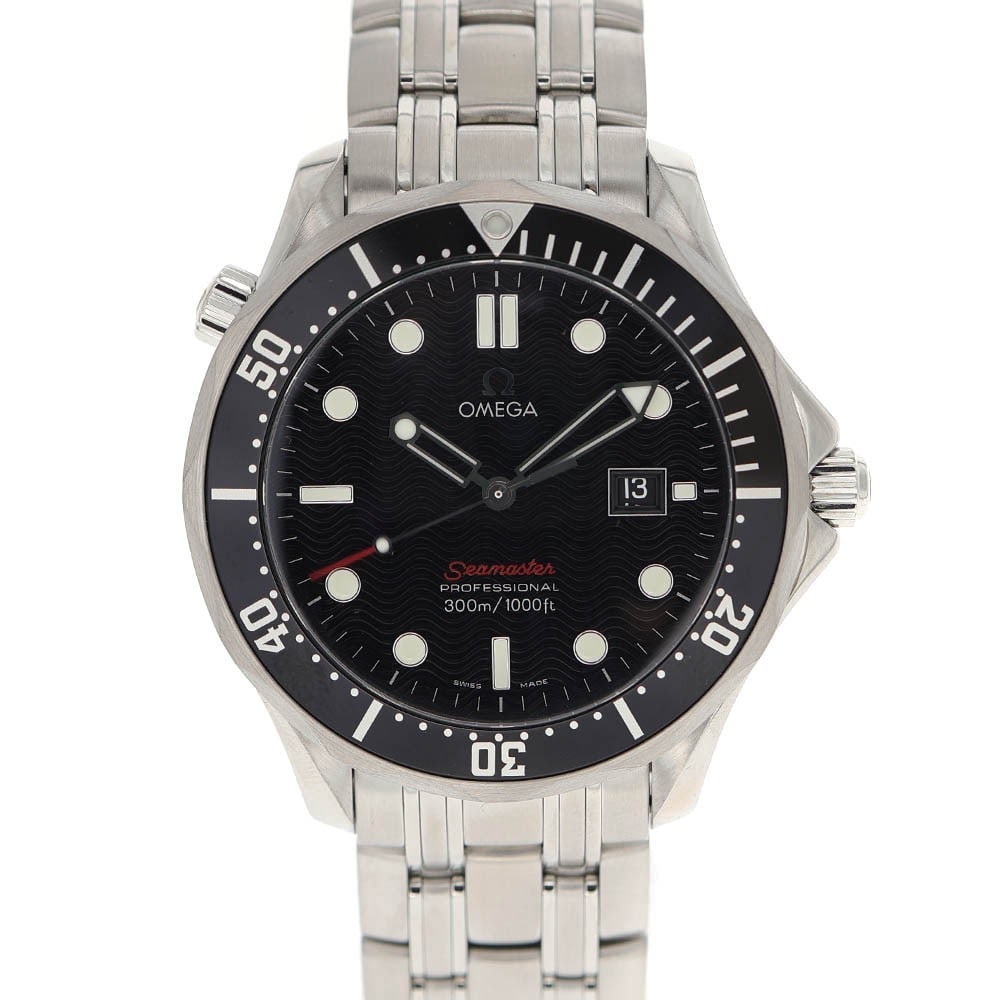 OMEGA Seamaster 300 Date Quartz Mens Wristwatch 212.30.41.61.01.001: OMEGA Seamaster 300 Date Quartz Mens Wristwatch 212.30.41.61.01.001 Pre-owned OMEGA Seamaster 300 Date men's wristwatch with a black dial and stainless steel case and bracelet. It features a quartz mo