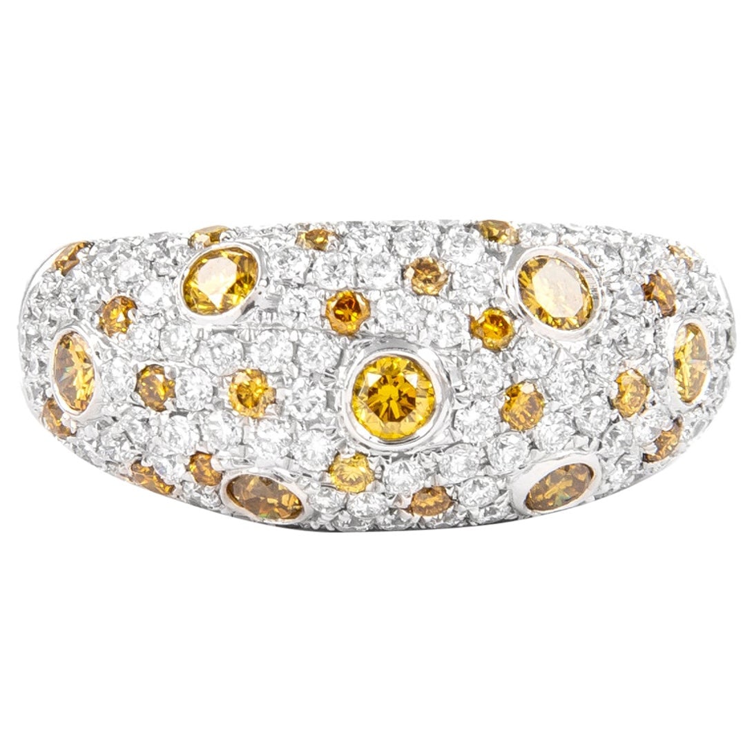 1.86ct Fancy Green Yellow Diamond Ring 18k Gold: 1.86ct Fancy Green Yellow Diamond Ring 18k Gold This exquisite 1.86ct Fancy Green Yellow Multi Diamond Ring showcases a stunning array of diamonds set in a blend of 18k white and yellow gold. The ring