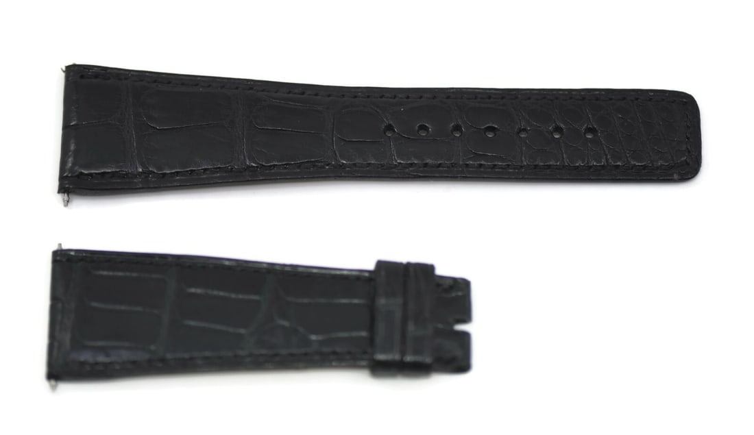Pierre Kunz Authentic Black Leather Watch Strap 25mm: Pierre Kunz Authentic Black Leather Watch Strap 25mm Enhance your timepiece with this authentic Pierre Kunz black leather wristwatch band. Designed for both style and comfort, this band features a sle