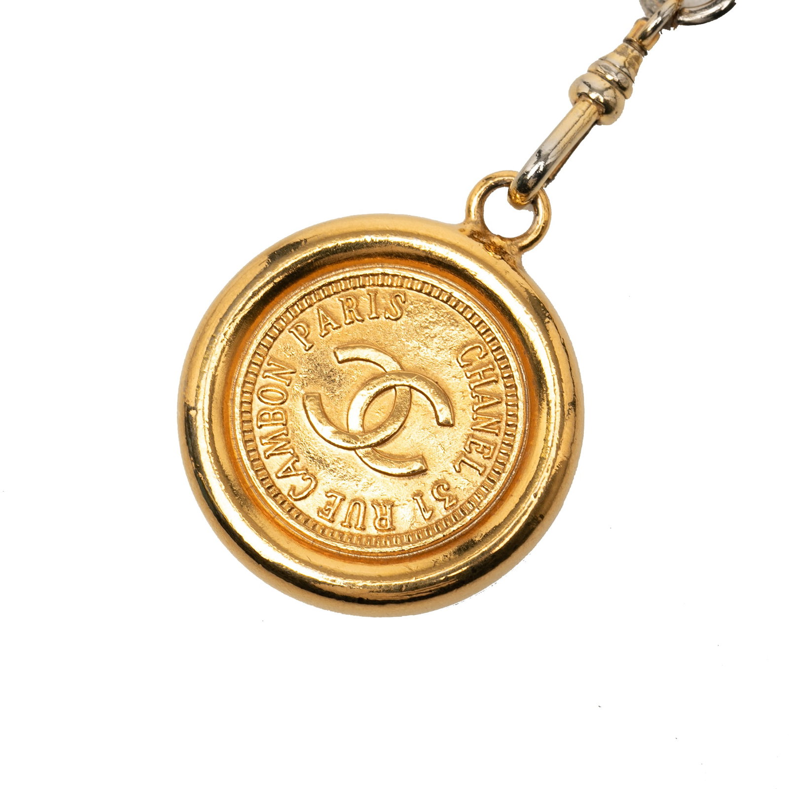 Chanel 31 Rue Cambon Paris CC Medallion Gold Plated Chain Belt: Chanel 31 Rue Cambon Paris CC Medallion Gold Plated Chain Belt Gold-plated chain-link belt with an engraved CC logo and hook closure. Made in France, this accessory is finished in gold color and measu