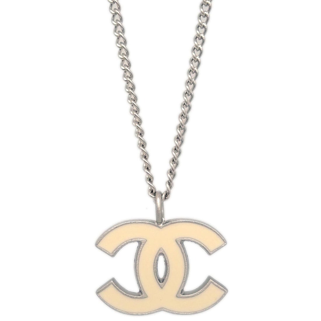 Chanel 06P CC Pendant Chain Necklace Silver Plated: Chanel 06P CC Pendant Chain Necklace Silver Plated A Chanel CC chain necklace pendant in silver-tone silver plated material, made in France. The piece is described as a pendant in chain style and is i
