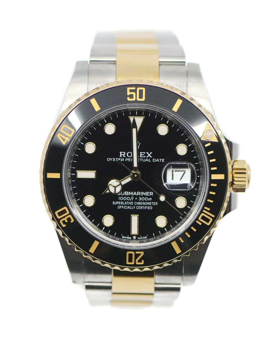 Rolex 126613LN Submariner men's 41mm steel and 18K gold wristwatch: Rolex 126613LN Submariner men's 41mm steel and 18K gold wristwatch Pre-owned Rolex Submariner 41 wristwatch in 18K and stainless steel, reference 126613LN. It features a black dial with round indexes,