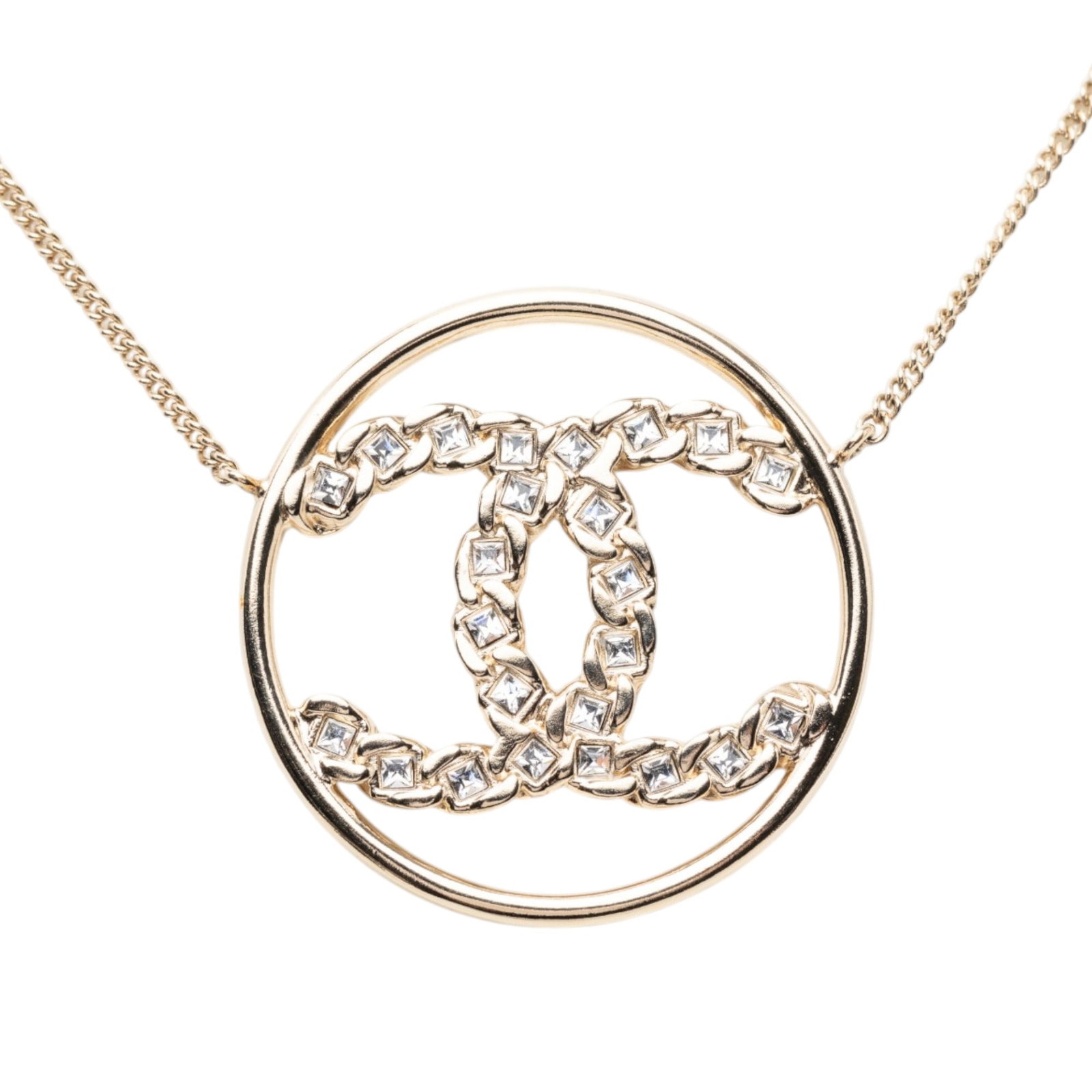 Chanel CC Round Pendant Necklace Gold Plated Strass: Chanel CC Round Pendant Necklace Gold Plated Strass Chanel CC round pendant necklace in gold plated metal with crystal embellishments and a lobster clasp closure. This costume jewelry piece is made in