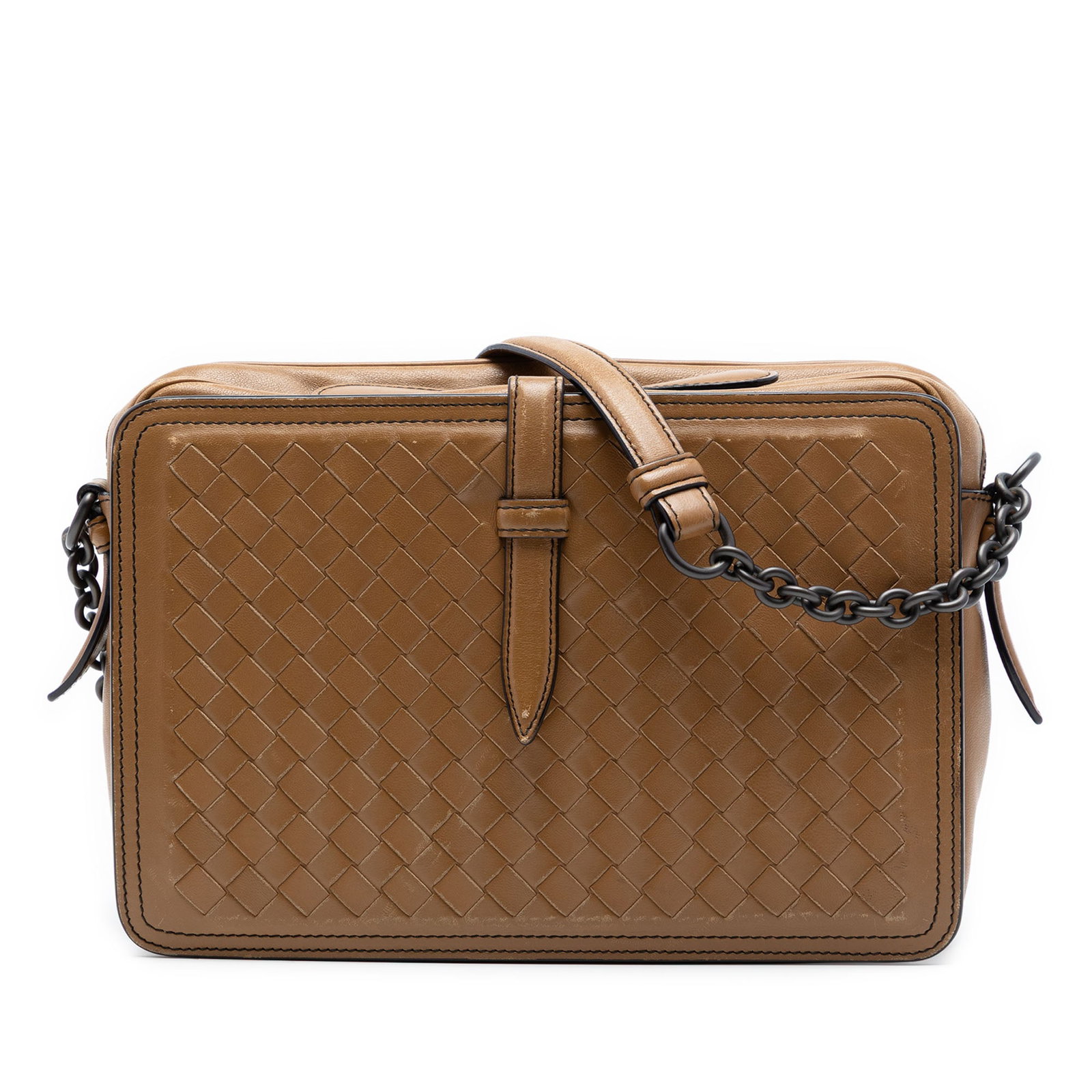 Bottega Veneta Intrecciato leather camera shoulder bag: Bottega Veneta Intrecciato leather camera shoulder bag This Bottega Veneta Nappa Intrecciato Belt Flap Camera Bag features a signature woven leather design in brown. The shoulder bag is equipped with 