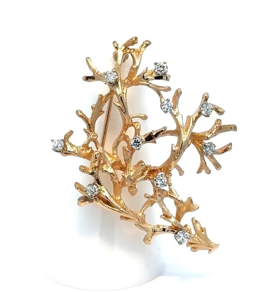 Vintage 14K Yellow Gold Diamond Coral Reef Brooch Pin Nature Theme: Vintage 14K Yellow Gold Diamond Coral Reef Brooch Pin Nature Theme This exquisite Vintage 14K Yellow Gold Brooch Pin features an open texture design inspired by coral reefs. Adorned with 10 round bril