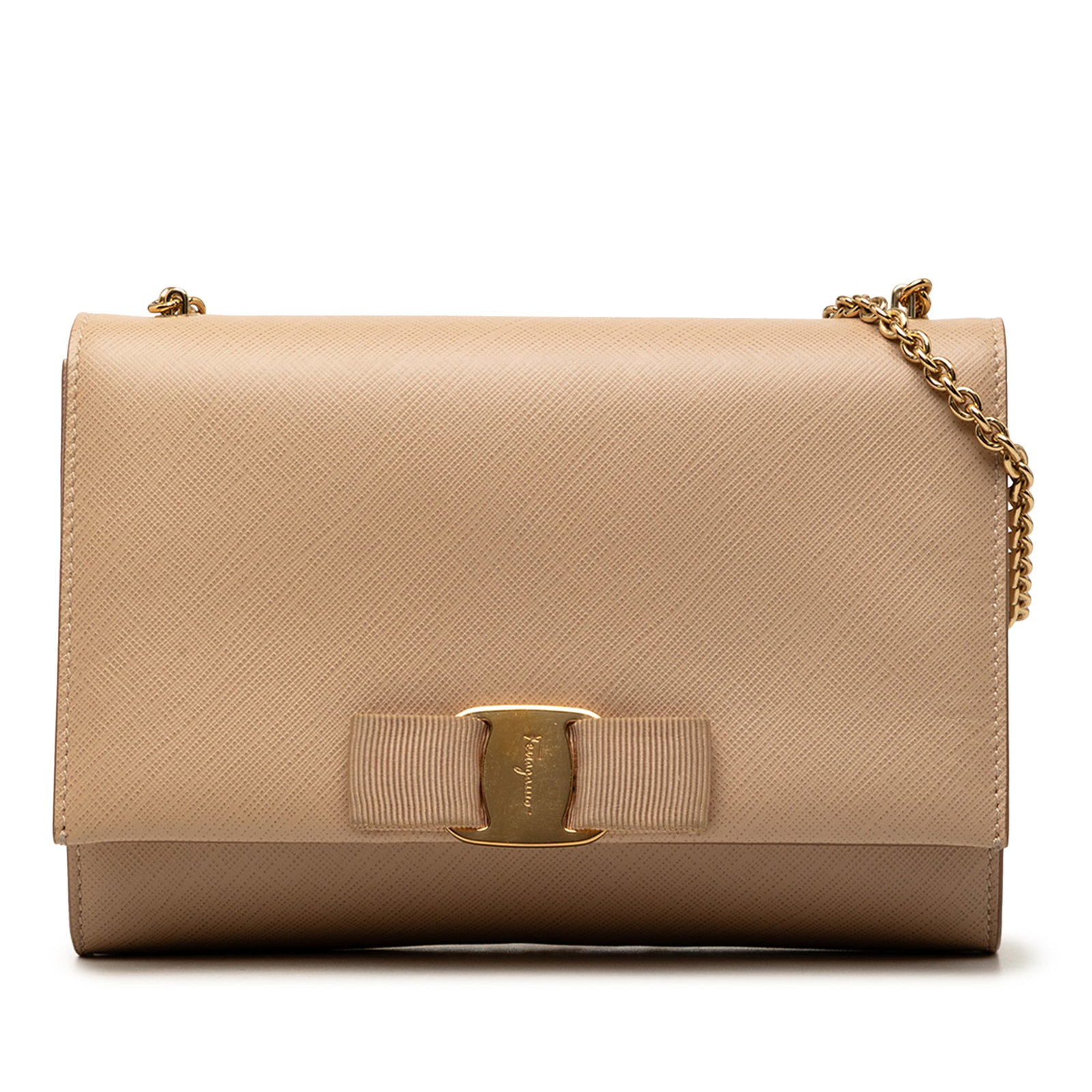 Ferragamo Vara Bow Leather Crossbody Bag with Chain Strap: Ferragamo Vara Bow Leather Crossbody Bag with Chain Strap Ferragamo Leather Vara Bow Chain Crossbody bag in beige leather, made in Italy. It features a gold tone chain strap, a front flap with magneti
