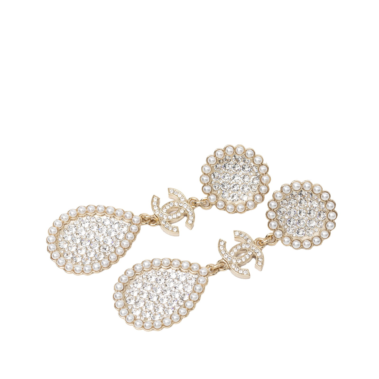 Chanel CC Drop Earrings Gold Plated Faux Pearl Strass: Chanel CC Drop Earrings Gold Plated Faux Pearl Strass Chanel costume earrings featuring gold plated metal bodies with strass and faux pearl details. They have push back closures and a drop design. Ori