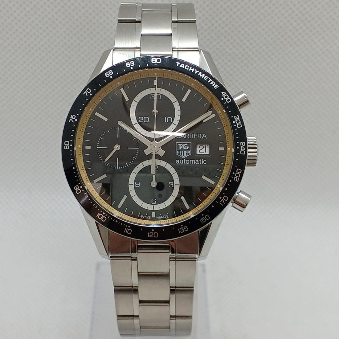 TAG Heuer Carrera CV201 Mens Automatic Chronograph Wristwatch: TAG Heuer Carrera CV201 Mens Automatic Chronograph Wristwatch TAG Heuer Carrera men's automatic chronograph wristwatch with Caliber 16 movement. This pre-owned Swiss-made watch features a stainless st