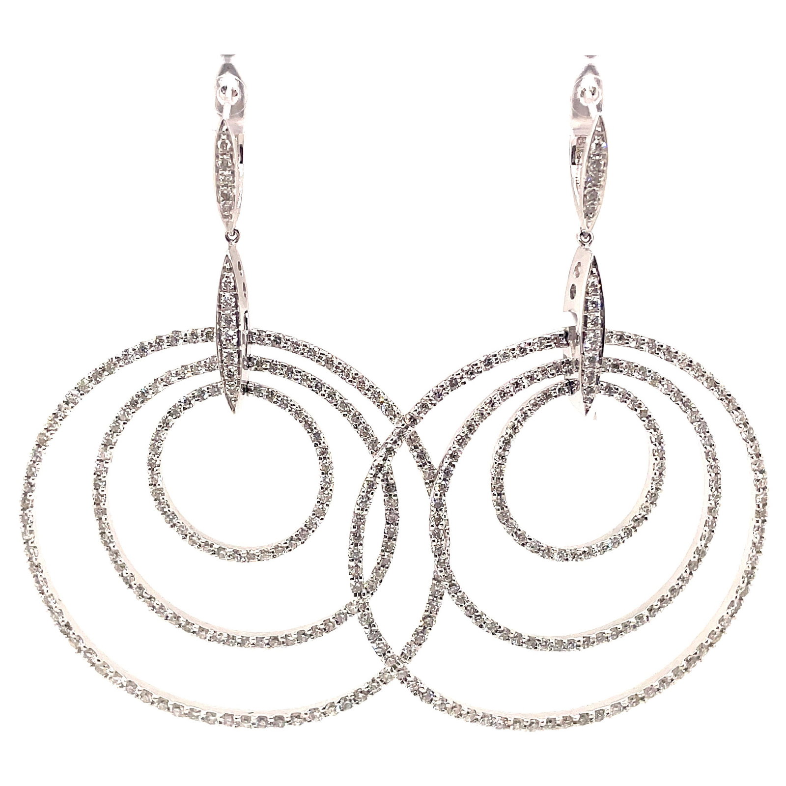 5.32ct Round Diamond Chandelier Earrings in 18k White Gold: 5.32ct Round Diamond Chandelier Earrings in 18k White Gold Elevate your elegance with these stunning 5.32 ct round diamond chandelier earrings, crafted from luxurious 18k white gold. Featuring a conte