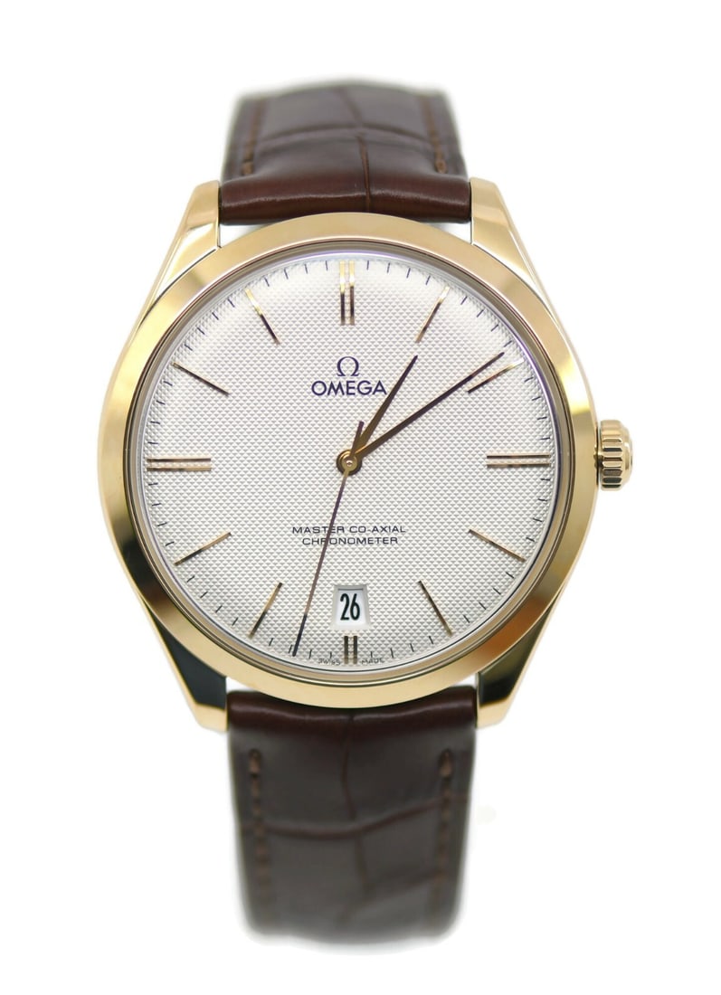 Omega De Ville Tresor 18K Yellow Gold 40mm Watch Ref 432.53.40.21.02.001: Omega De Ville Tresor 18K Yellow Gold 40mm Watch Ref 432.53.40.21.02.001 Introducing the Omega DeVille Tresor, a stunning wristwatch crafted in 18K yellow gold. This mechanical (manual) watch features
