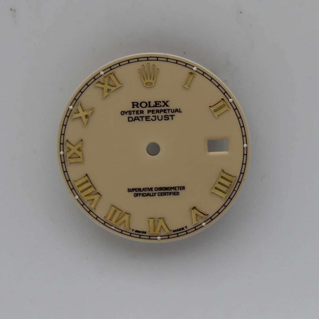 Rolex Datejust 16233 Cream Beige Dial with Roman Numerals: Rolex Datejust 16233 Cream Beige Dial with Roman Numerals This pre-owned Rolex Datejust features a luxurious cream beige dial adorned with Roman numerals, offering a classic and elegant look. Designed