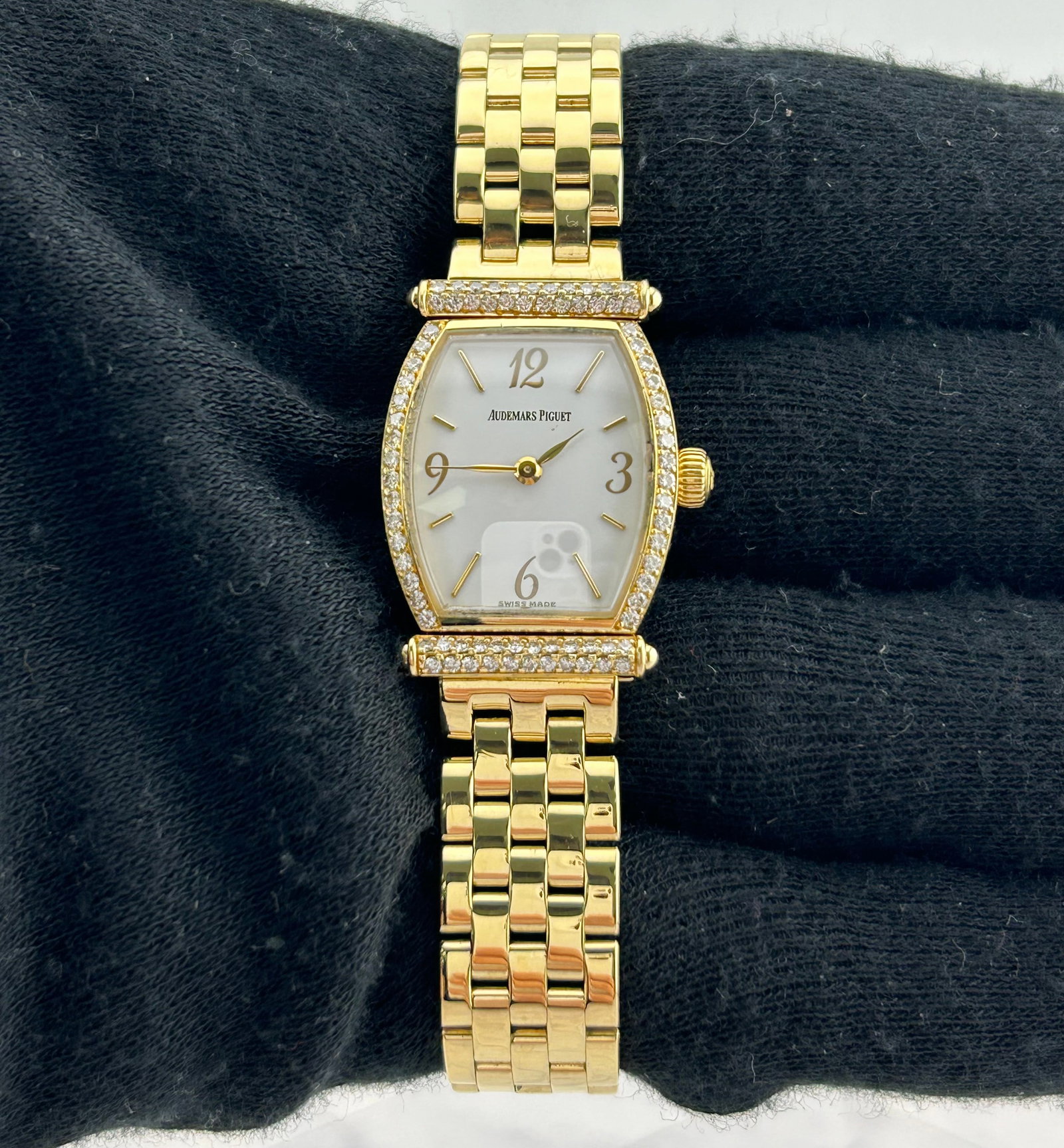 Audemars Piguet Carnegie 19mm 18k Yellow Gold Watch White Dial: Audemars Piguet Carnegie 19mm 18k Yellow Gold Watch White Dial Audemars Piguet Carnegie with a white dial. The watch is described as being in excellent condition and is presented with the details prov