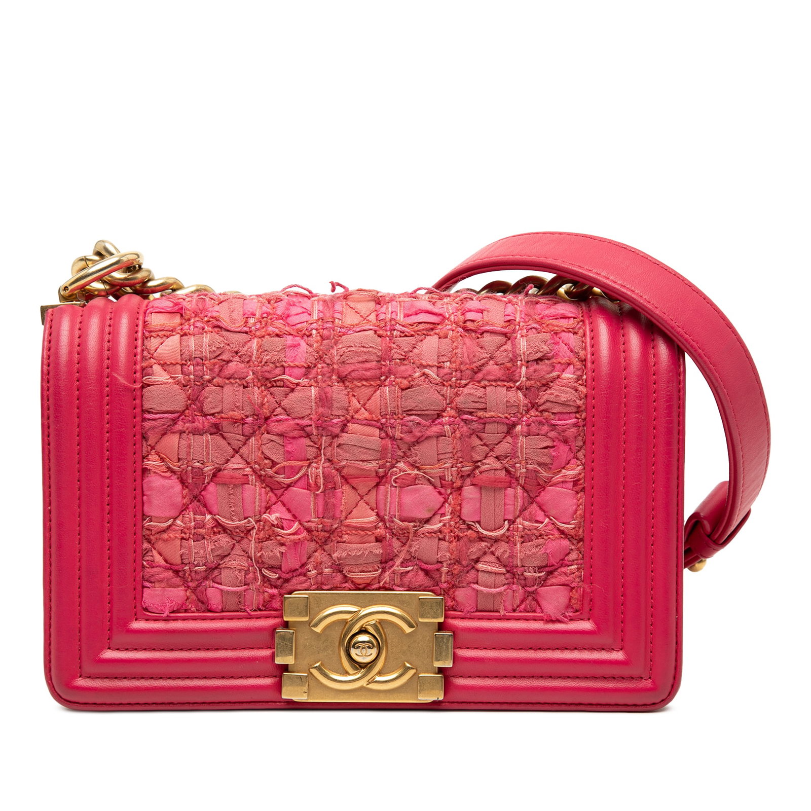 Chanel Boy Flap Mini Pink Tweed Lambskin Shoulder Bag: Chanel Boy Flap Mini Pink Tweed Lambskin Shoulder Bag Chanel Mini Quilted Tweed and Lambskin Boy Flap bag in pink, crafted with a tweed and leather body. It features a chain link and leather shoulder 