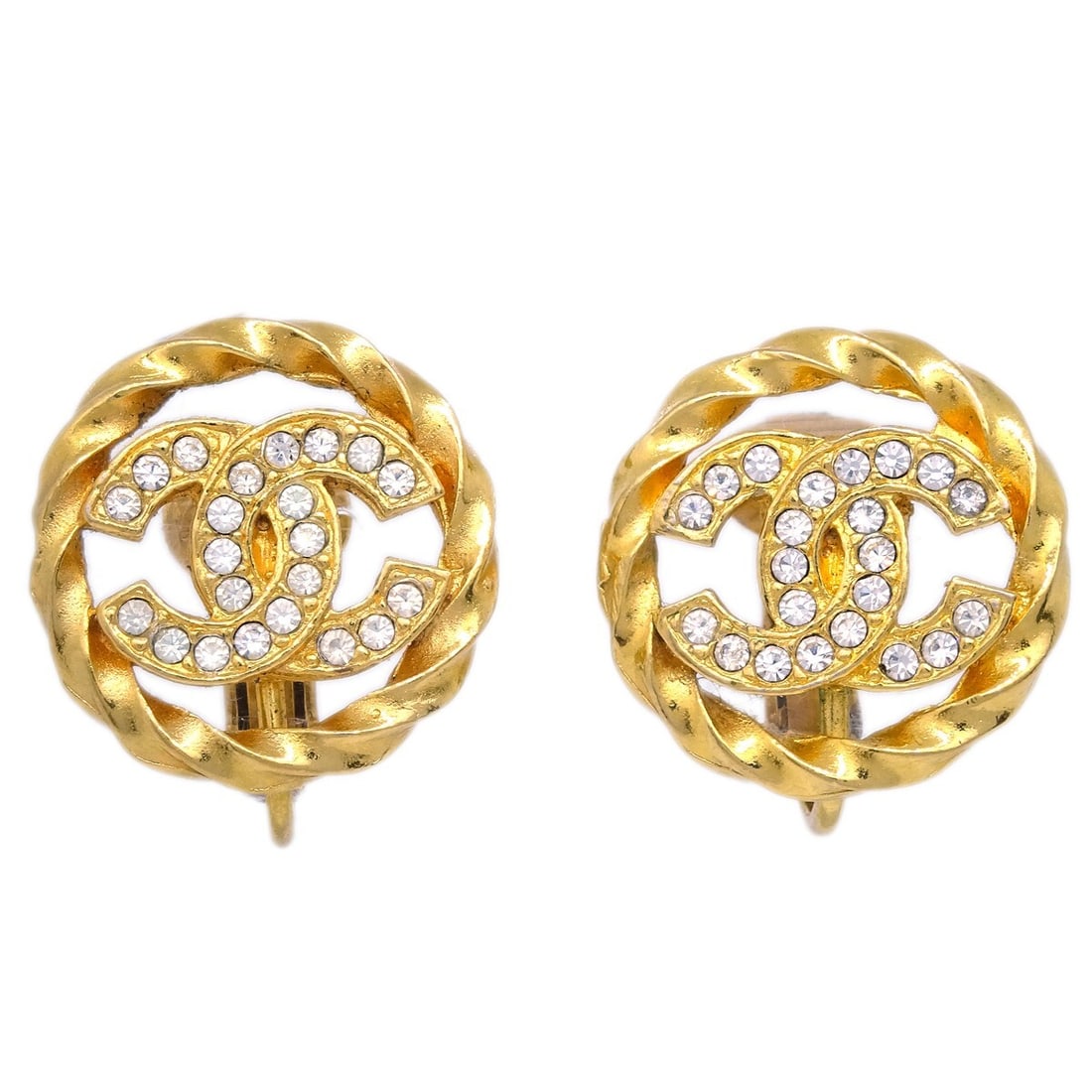Chanel 2137 Round Clip On Button Earrings Gold Plated Rhinestone: Chanel 2137 Round Clip On Button Earrings Gold Plated Rhinestone Clip-on Chanel button earrings with a round silhouette, gold-plated finish, and rhinestone detail. The earrings are marked style 2137 a