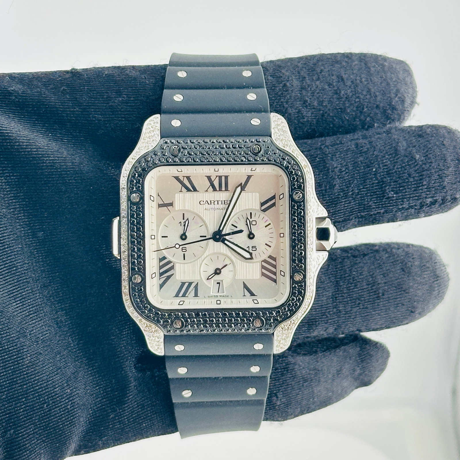 Cartier Santos XL Chronograph 4183 Silver Roman Dial Diamond Bezel Rubber Strap: Cartier Santos XL Chronograph 4183 Silver Roman Dial Diamond Bezel Rubber Strap The Cartier Santos XL Chrono features a silver Roman numeral dial, complemented by a diamond bezel. This men's luxury wa