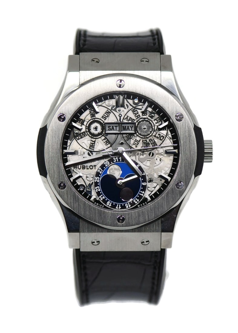 Hublot Classic Fusion Aerofusion Titanium Watch 517.NX.0170.LR 45MM with Box: Hublot Classic Fusion Aerofusion Titanium Watch 517.NX.0170.LR 45MM with Box The Hublot Classic Fusion Aerofusion Titanium Watch features a striking 45mm titanium case and an analog display, embodying