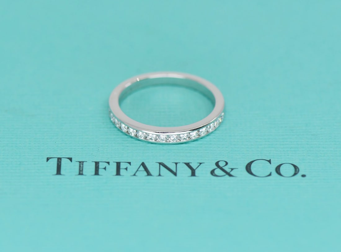 Platinum Diamond Ring Tiffany & Co Size 5 (1 of 3)