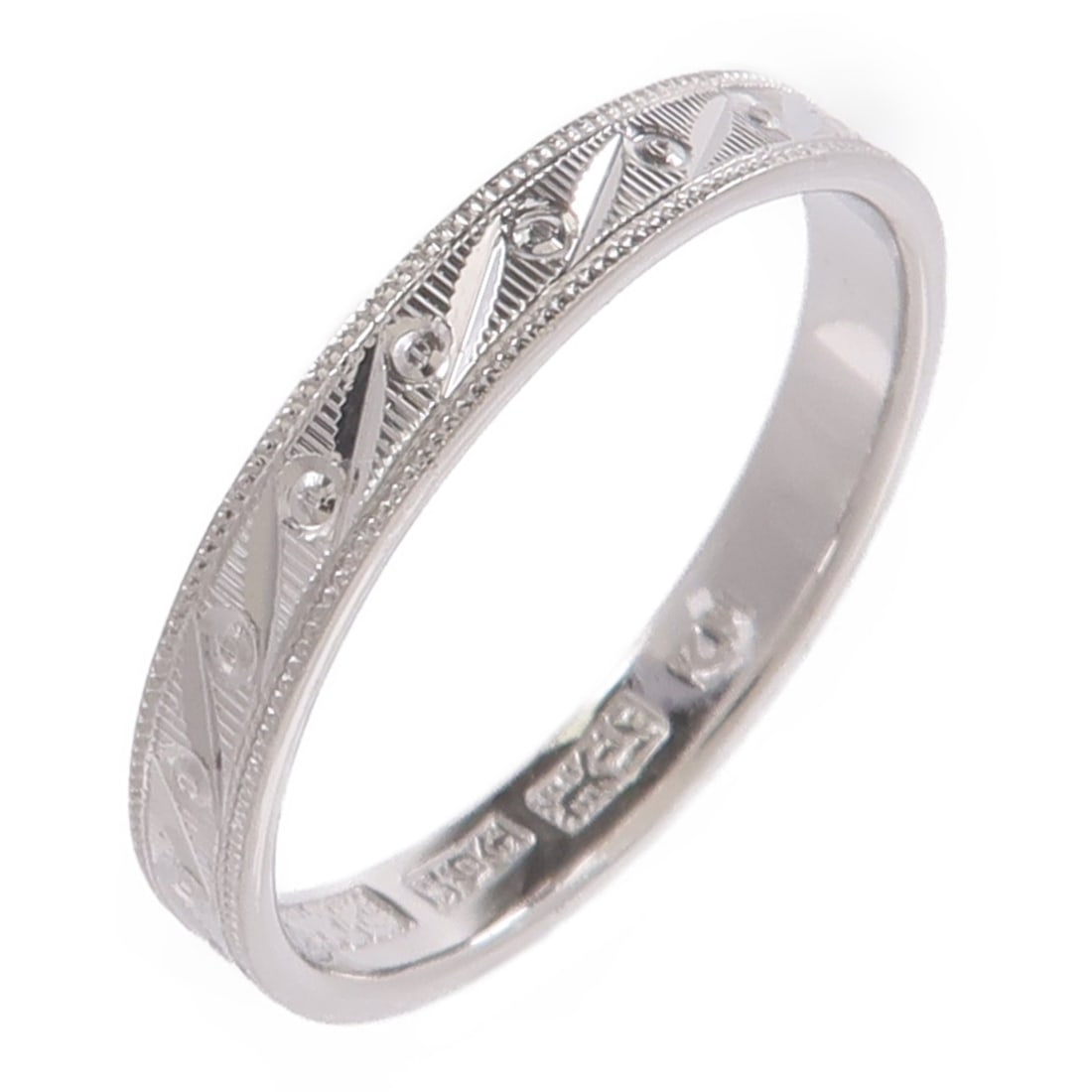 Pt900 Platinum Ring Size 7.5 4.1g: Pt900 Platinum Ring Size 7.5 4.1g Pt900 platinum ring in US size 7.5 with a 3 mm band width. The ring has a silver color and weighs 4.1 g. Condition is AB, very good. No accessories are included. Spec