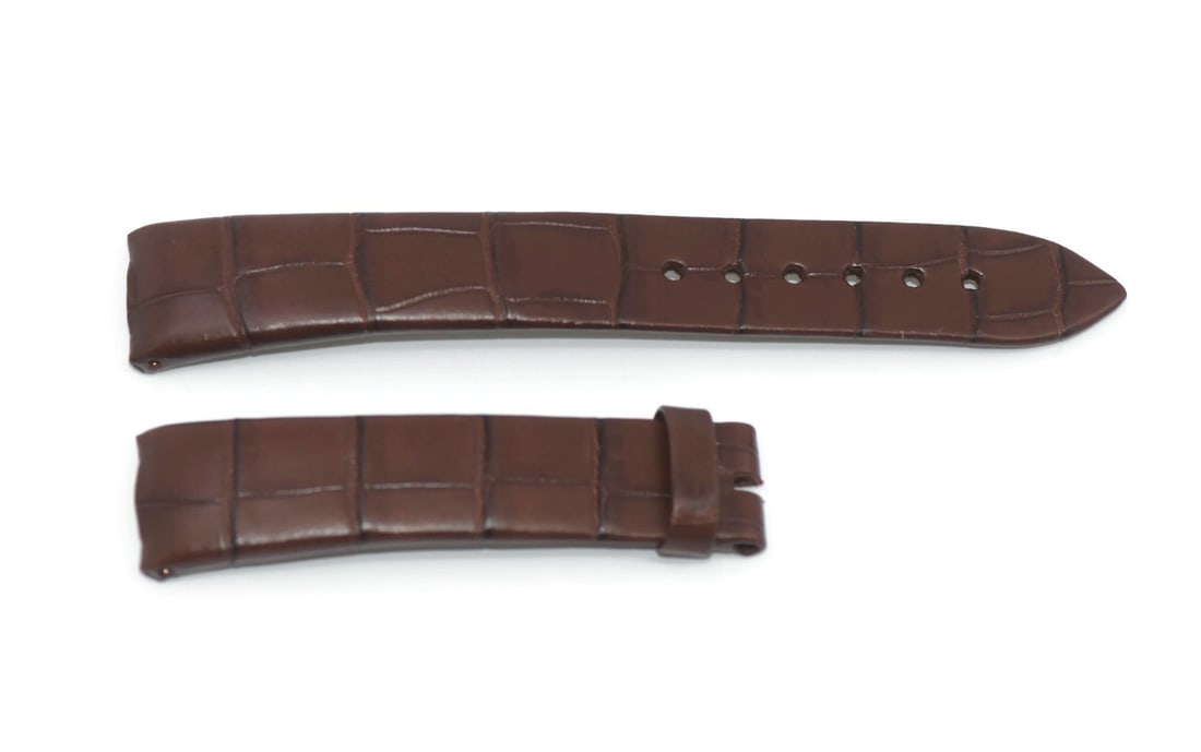 Jaquet Droz 16mm Brown Leather Wristwatch Band: Jaquet Droz 16mm Brown Leather Wristwatch Band This is a pre-owned Jaquet Droz brown leather wristwatch band, crafted from high-quality leather. The strap features a 16mm width at the lug and tapers t