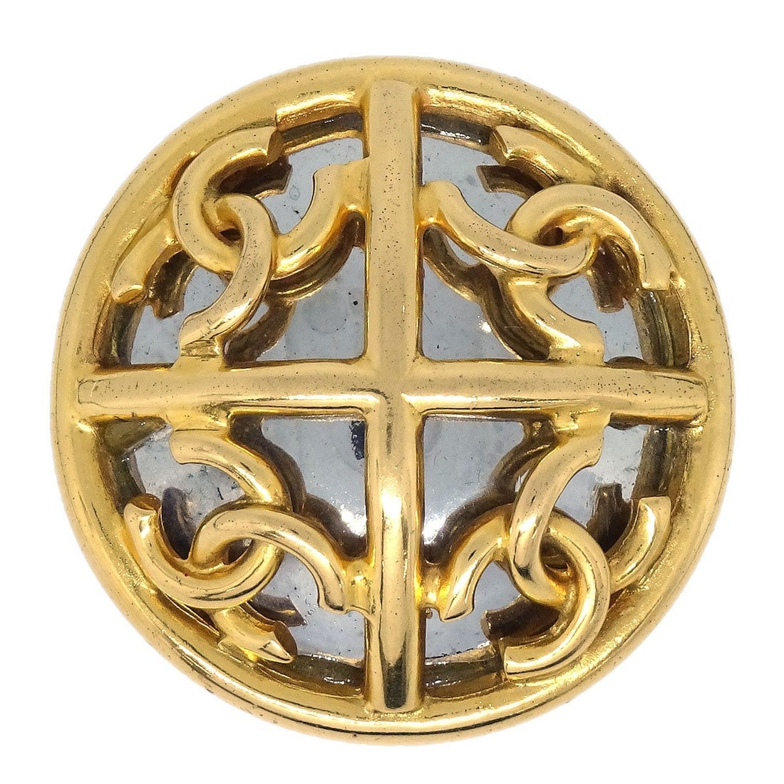 Chanel CC Logo Medallion Brooch Gold Tone France 93P 1272: Chanel CC Logo Medallion Brooch Gold Tone France 93P 1272 Chanel medallion brooch pin in a gold-tone finish with CC logo detailing. Made in France, this brooch is marked 93P/1272 and is presented in e