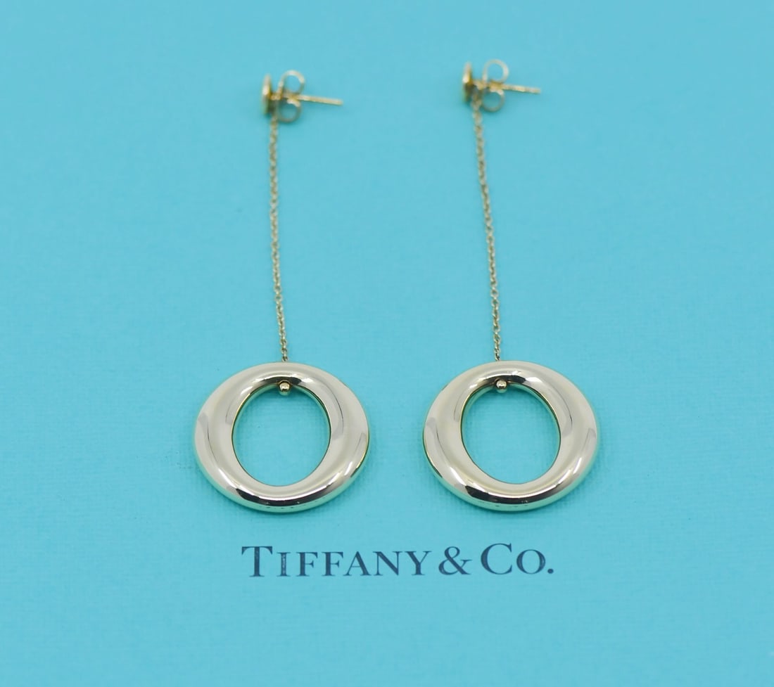 Elsa Peretti Tiffany 18K Yellow Gold Chandelier Earrings: Elsa Peretti Tiffany 18K Yellow Gold Chandelier Earrings These Tiffany & Co. Elsa Peretti Sevillana chandelier earrings are crafted from 18k yellow gold and feature a striking drop design. With a sign