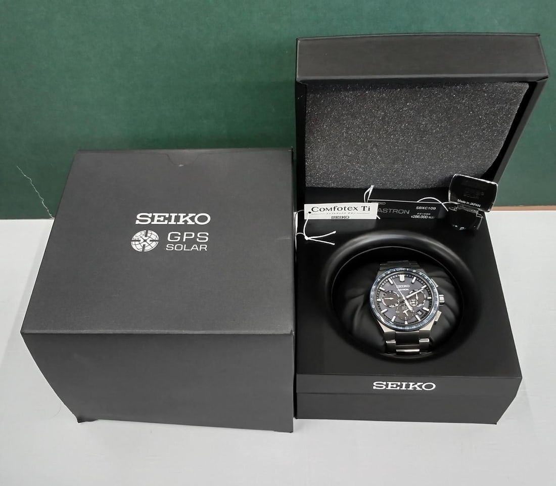 Seiko SBXC109 Astron 5X53 GPS Solar Dual Time mens wristwatch: Seiko SBXC109 Astron 5X53 GPS Solar Dual Time mens wristwatch SEIKO Astron 5X53 GPS Solar dual time men's wristwatch with a blue dial. This pre-owned watch is identified by model number SBXC109 and wa