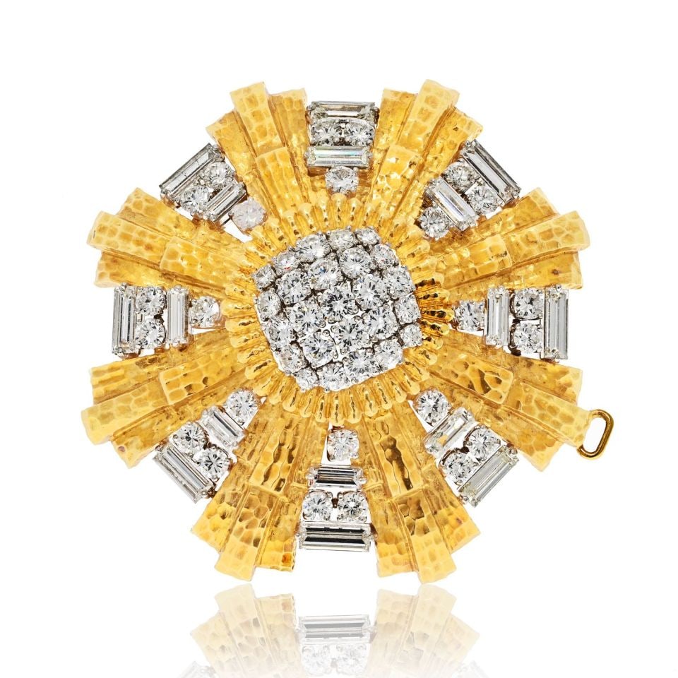 David Webb Heraldic Diamond Brooch Pendant 15.80cts Platinum 18K Gold: David Webb Heraldic Diamond Brooch Pendant 15.80cts Platinum 18K Gold This stunning David Webb brooch features a heraldic design, skillfully crafted from platinum and 18K yellow gold. The piece showca