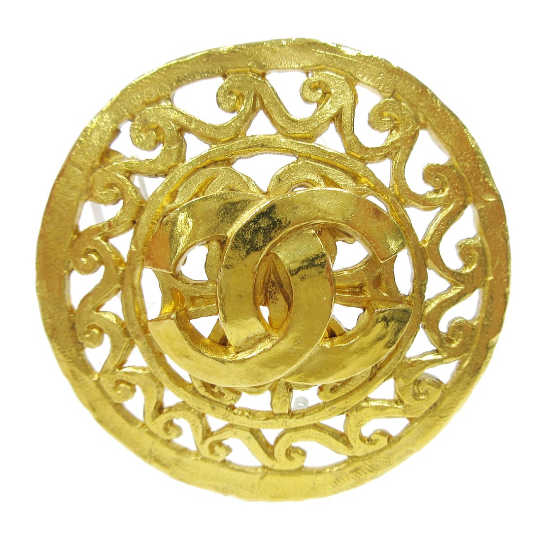 Chanel 95A Gold Plated CC Logo Medallion Brooch: Chanel 95A Gold Plated CC Logo Medallion Brooch Vintage Chanel medallion brooch pin in gold-plated metal with the iconic CC logo motif and circular medallion design. Marked 95A and made in France, thi