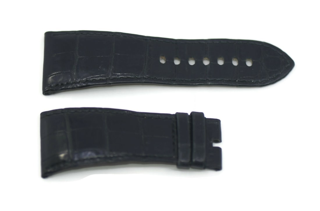 Cartier 29mm Black Leather Watch Band for Wristwatch: Cartier 29mm Black Leather Watch Band for Wristwatch This is a pre-owned Cartier wristwatch band crafted from black leather. The strap is designed to fit select Cartier watches and features a width of